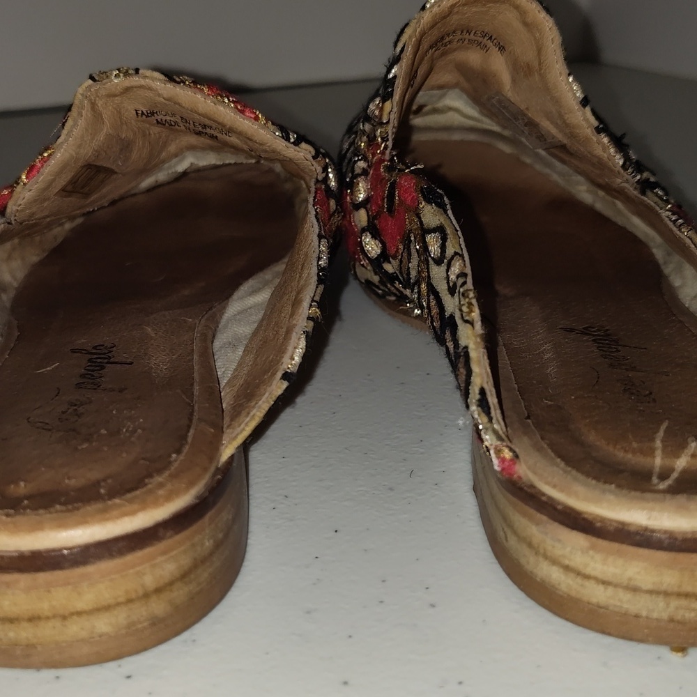 Free People gold and red Embroidered Mules size 38 Floral - Picture 12 of 12